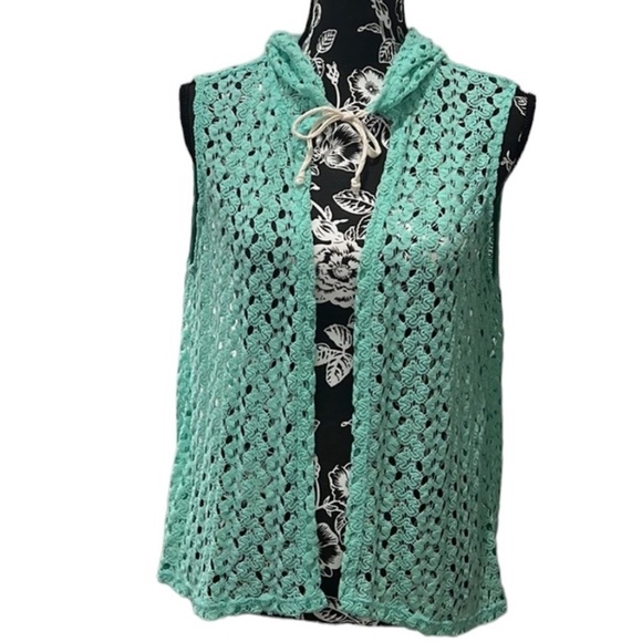 L8teR Other - L8ter mint summer vest/swim top cover up